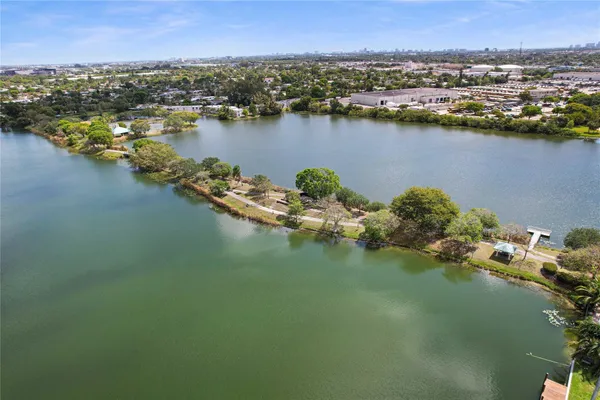 $575,000 | 1736 Northwest 39th Street, Oakland Park, FL 33309