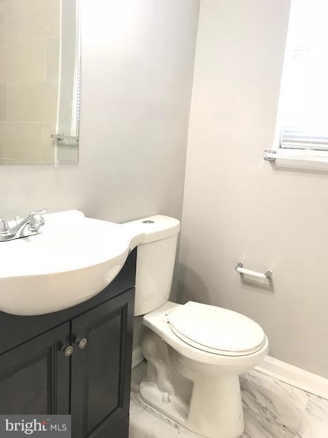 5430 Masefield Road Baltimore, MD 21229 - Photo 19 of 30 Bath