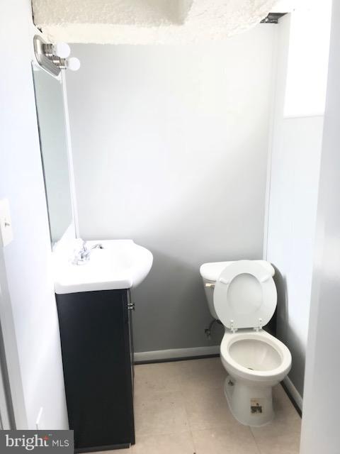 5430 Masefield Road Baltimore, MD 21229 - Photo 21 of 30 Bath