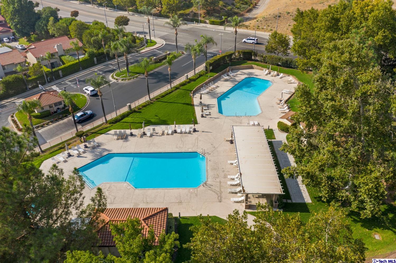 19904 Lisa Lane Porter Ranch, CA 91326 - Photo 37 of 44 Gallery Image 37