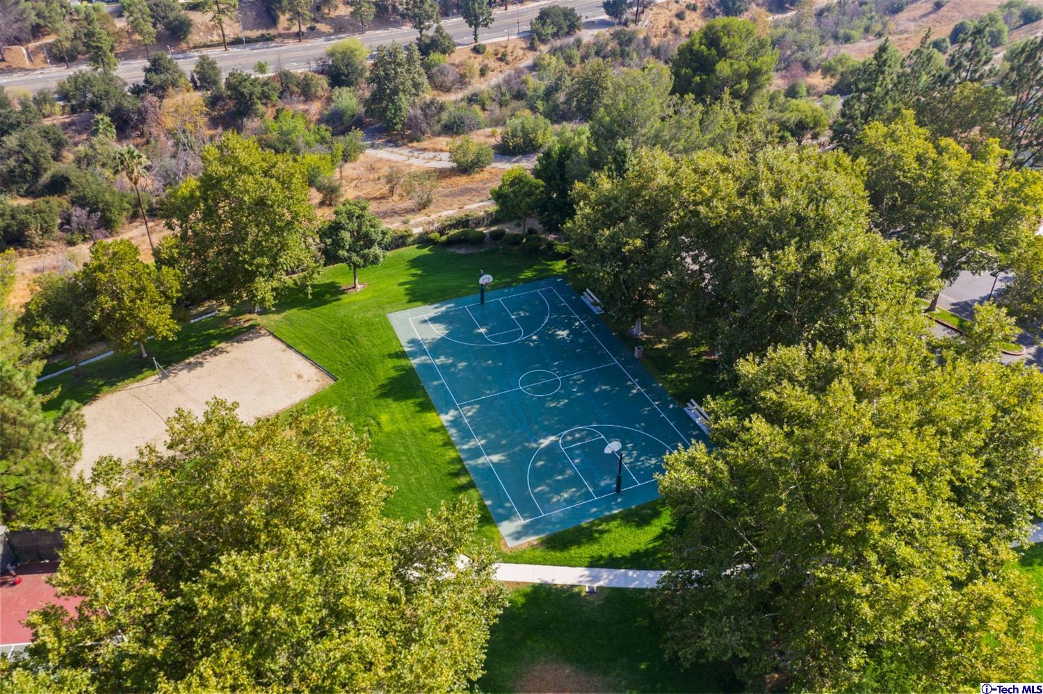 19904 Lisa Lane Porter Ranch, CA 91326 - Photo 41 of 44 Gallery Image 41