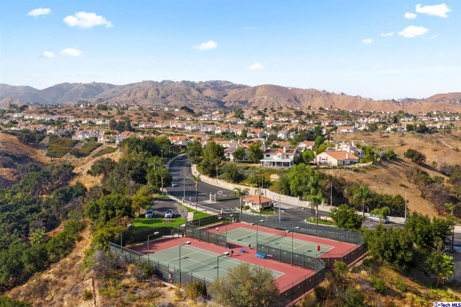 19904 Lisa Lane Porter Ranch, CA 91326 - Photo 43 of 44 Gallery Image 43