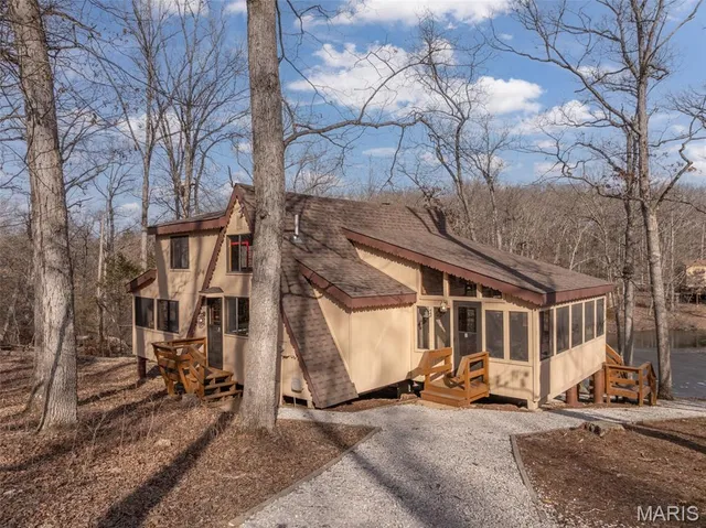 $439,900 | 402 Cervina Woods Drive, Innsbrook, MO 63390