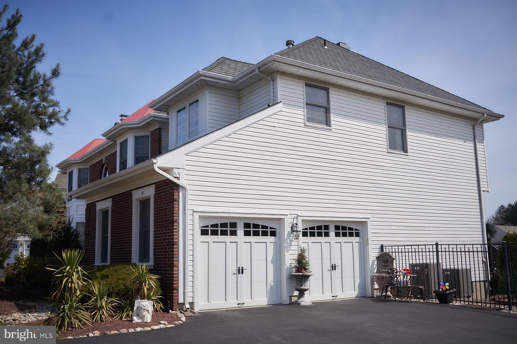 15 Rocking Horse Way Southampton, PA 18966 - Photo 2 of 37 Gallery Image 2