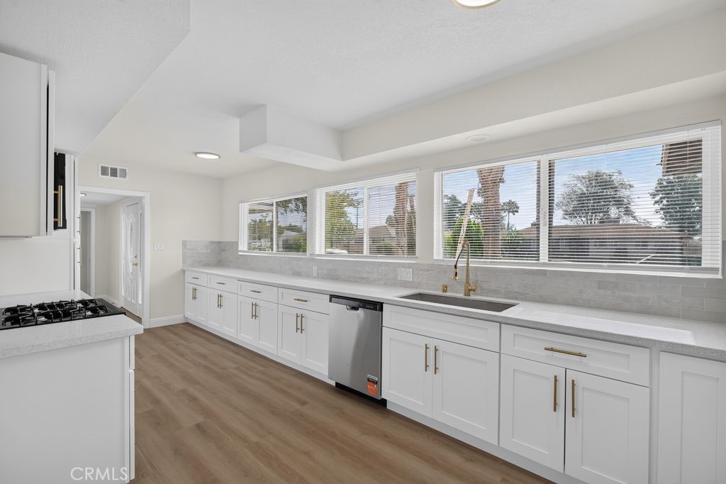 932 North Encina Avenue Rialto, CA 92376 - Photo 6 of 28