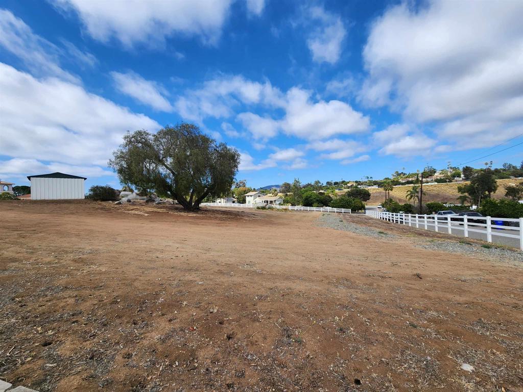 1060 Crest View Road Vista, CA 92081 - Photo 12 of 58