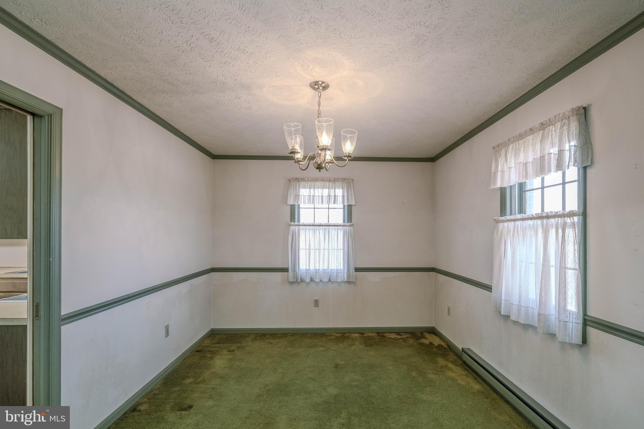 107 Richmond Road Front Royal, VA 22630 - Photo 11 of 72 Chair railing and crown molding