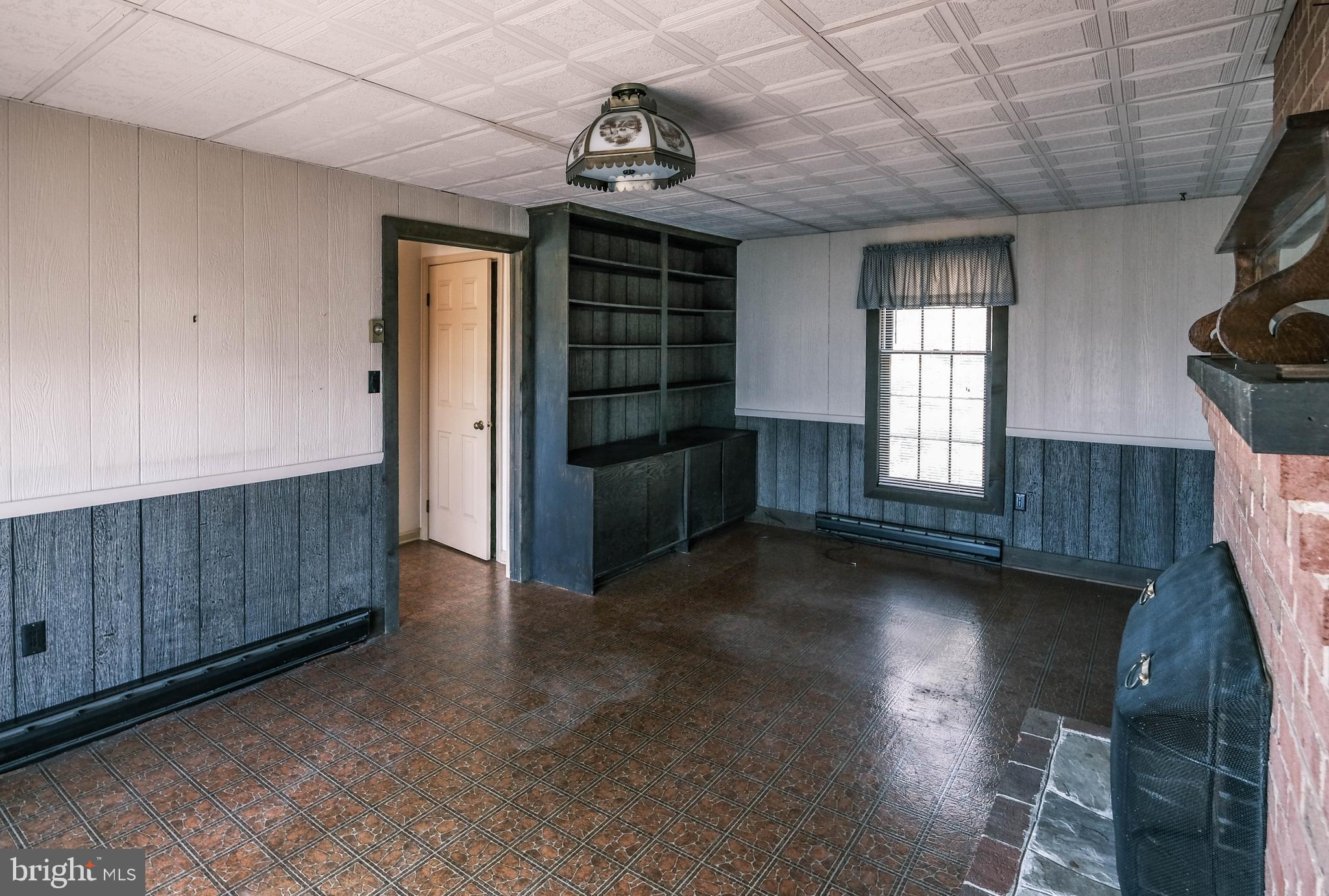 107 Richmond Road Front Royal, VA 22630 - Photo 18 of 72 Inviting area to relax or gather-19x11