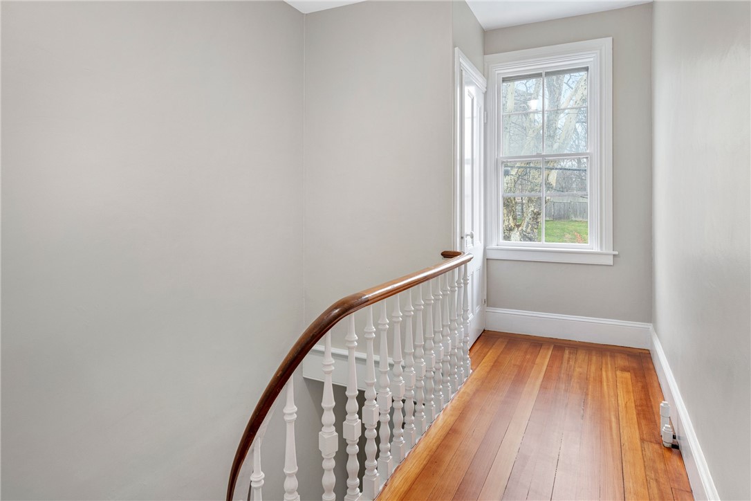 427 Spring Street, Unit 2 Newport, RI 02840 - Photo 11 of 14 Landing