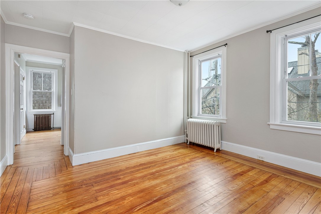 427 Spring Street, Unit 2 Newport, RI 02840 - Photo 4 of 14 Living/Dining room