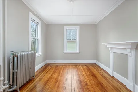 $3,500 | 427 Spring Street, Unit 2, Newport, RI 02840