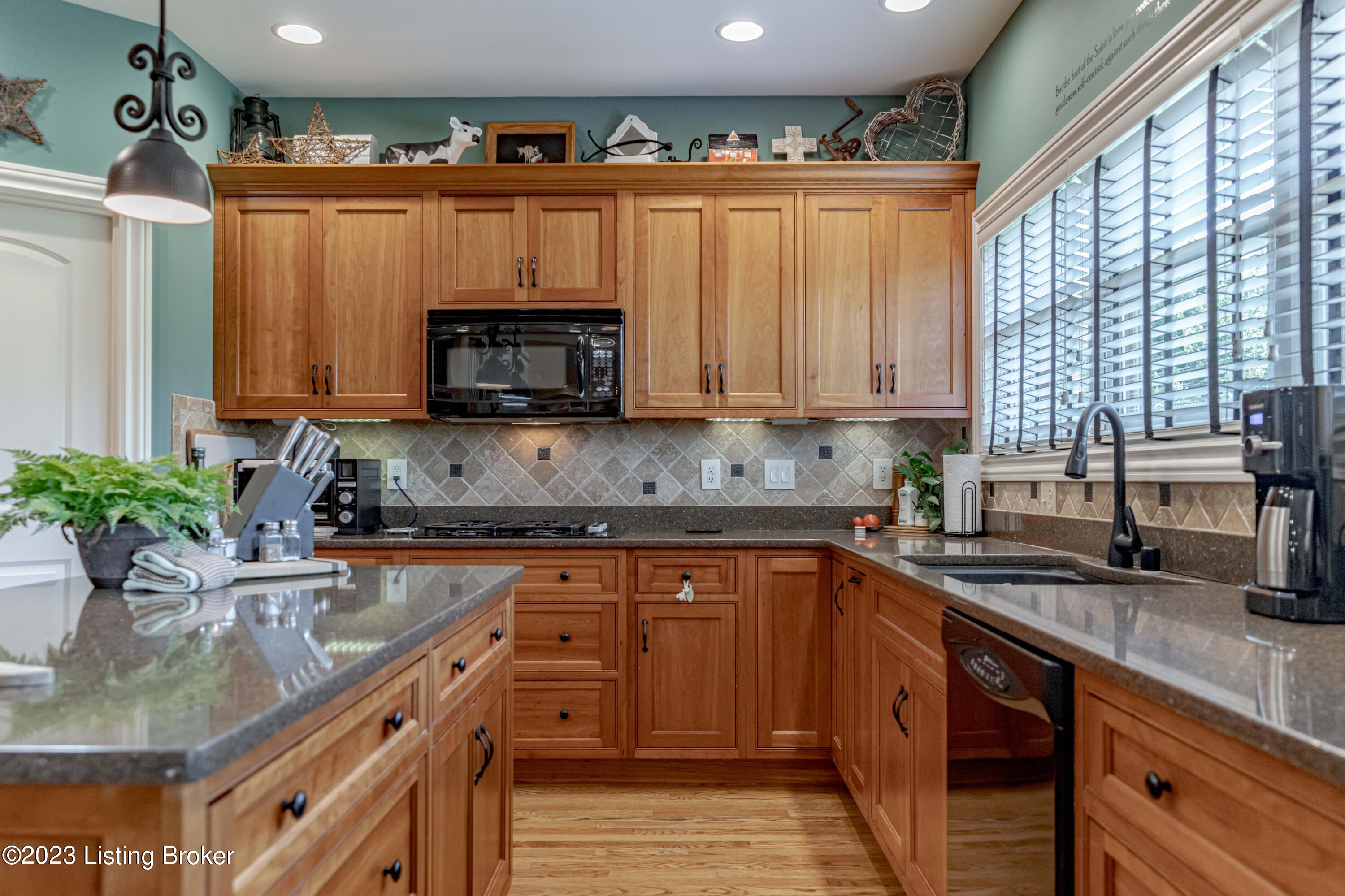 5835 Vigo Road Bagdad, KY 40003 - Photo 32 of 125 Custom Cabinets