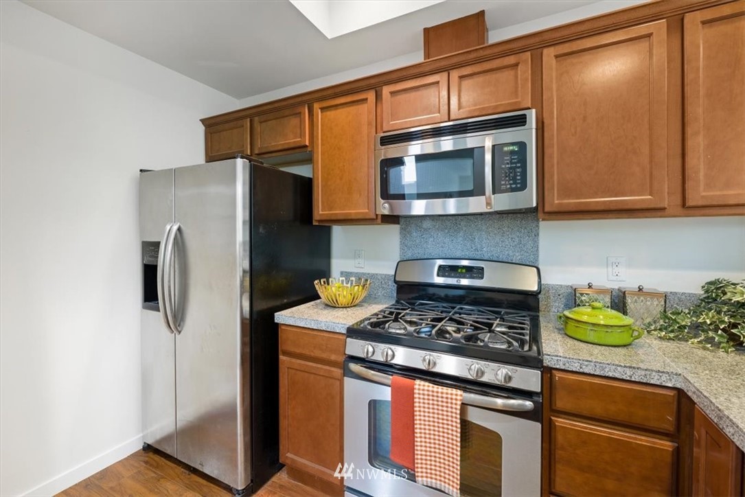 19102 20th Drive Southeast, Unit E101 Bothell, WA 98012 - Photo 7 of 39