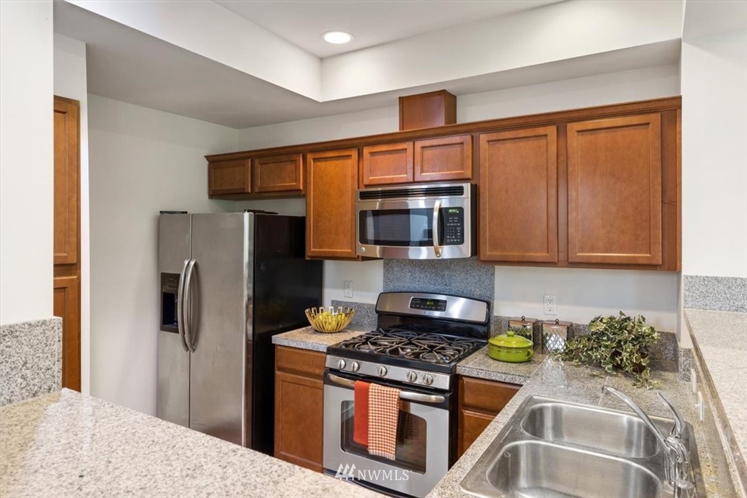 19102 20th Drive Southeast, Unit E101 Bothell, WA 98012 - Photo 8 of 39