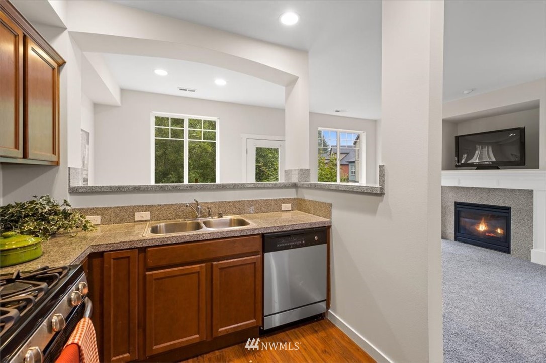 19102 20th Drive Southeast, Unit E101 Bothell, WA 98012 - Photo 9 of 39