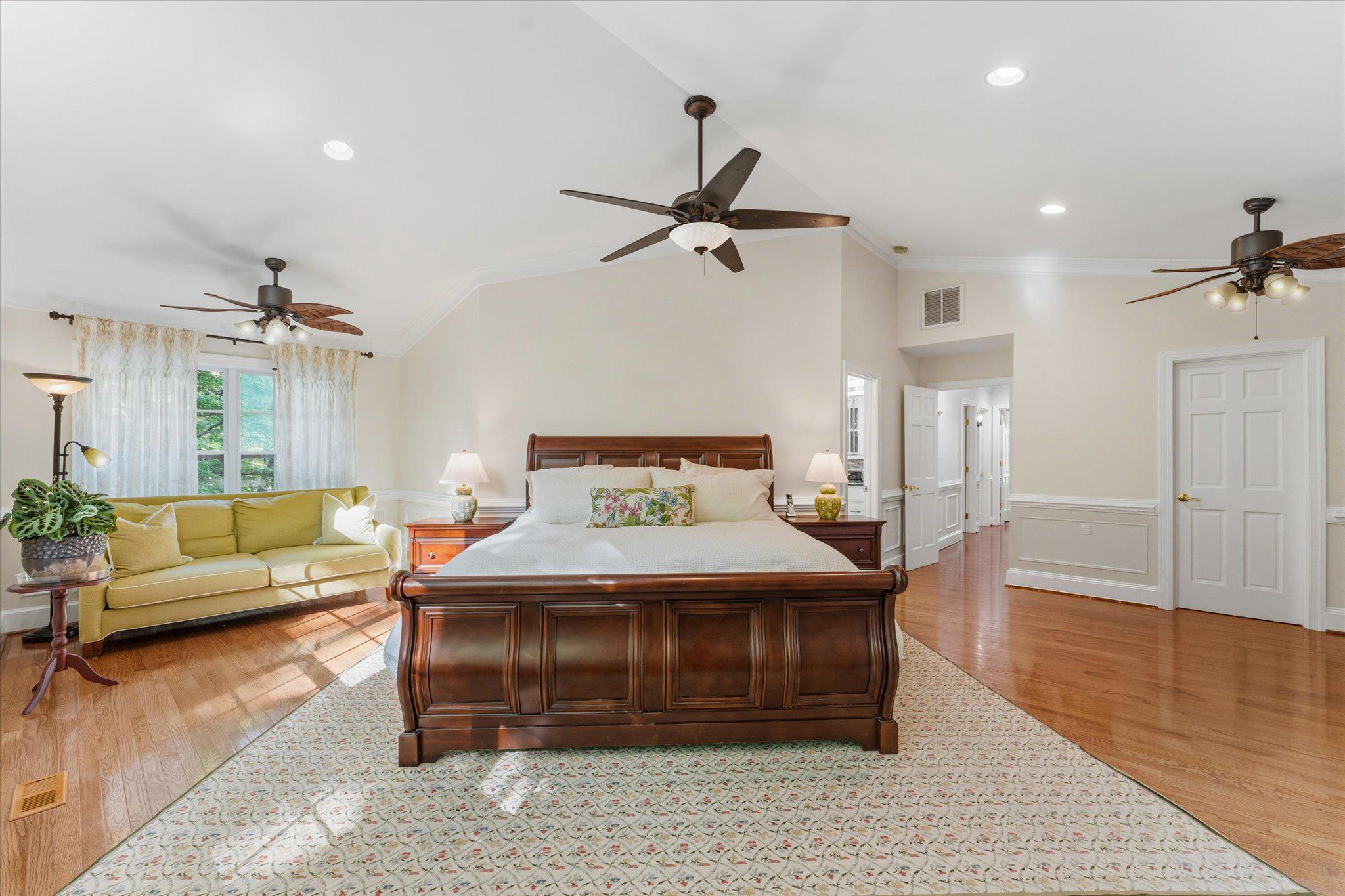 3800 Mountain Road Haymarket, VA 20169 - Photo 39 of 73 HUGE amazing primary suite - main level.