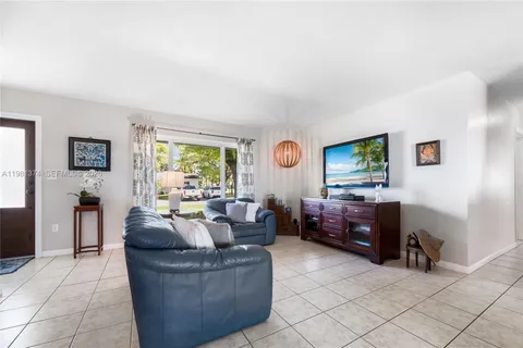 $745,000 | 18044 Southwest 89th Place, Palmetto Bay, FL 33157