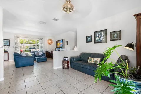$745,000 | 18044 Southwest 89th Place, Palmetto Bay, FL 33157