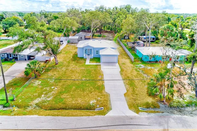 a view of front of house with yard