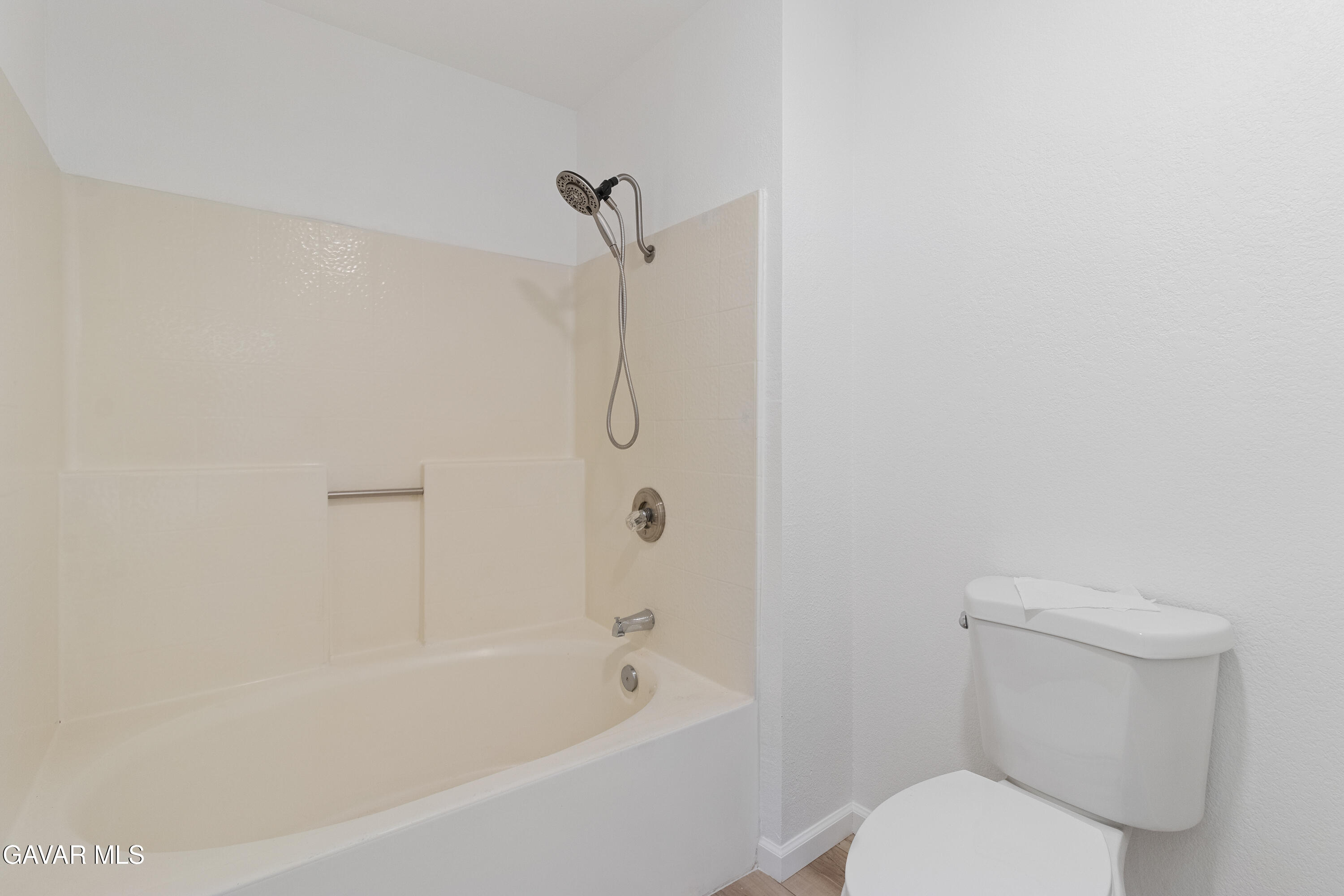 45221 Calico Street Lancaster, CA 93535 - Photo 22 of 38 Bathroom primary-2