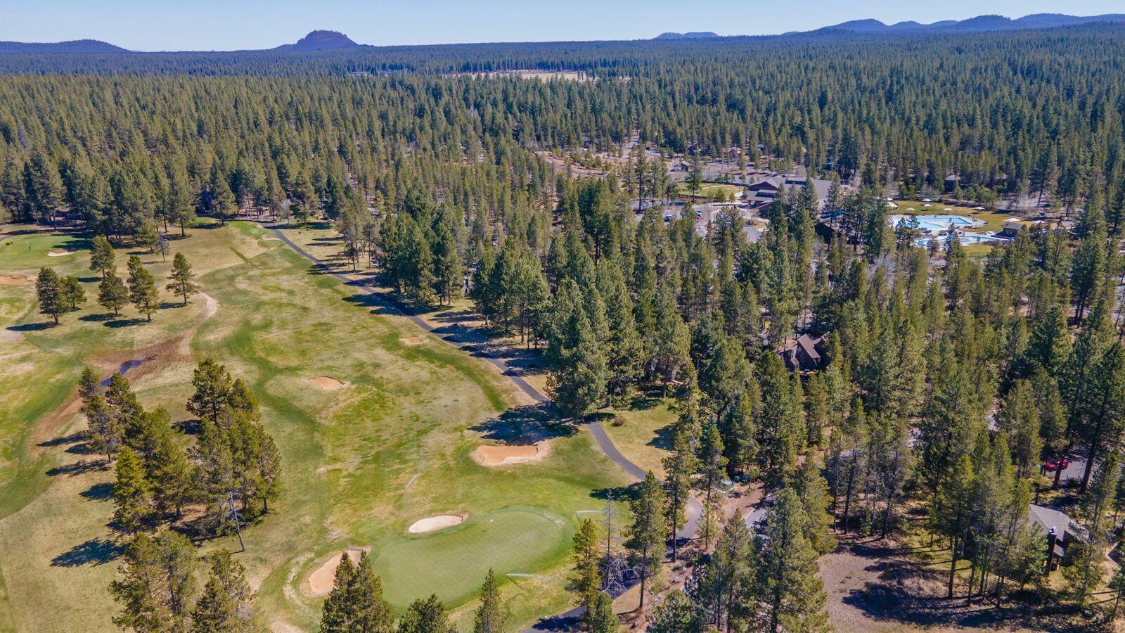 57265 Overlook Road, Unit 4 Sunriver, OR 97707 - Photo 30 of 42 dHWbT21I