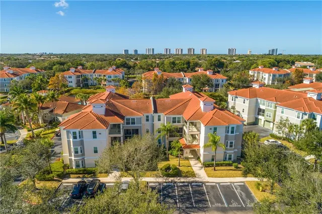 $2,800 | 23500 Walden Center Drive, Unit 303, Estero, FL 34134