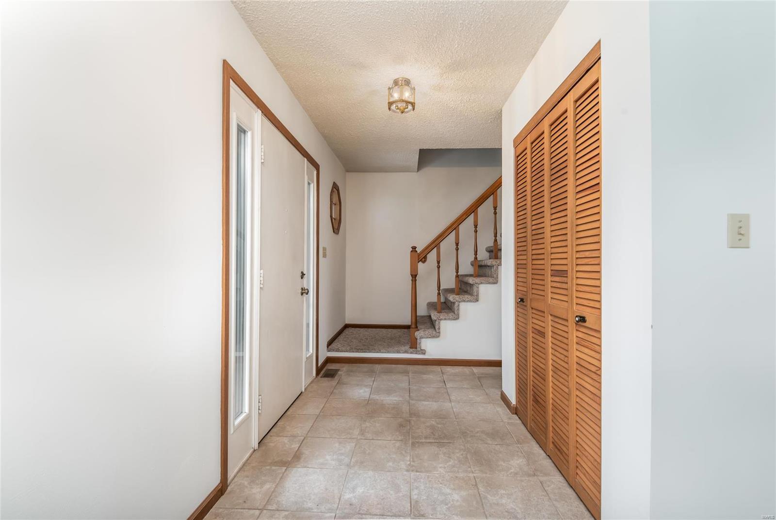 1981 Raintree Trail Collinsville, IL 62234 - Photo 3 of 23 Gallery Image 3