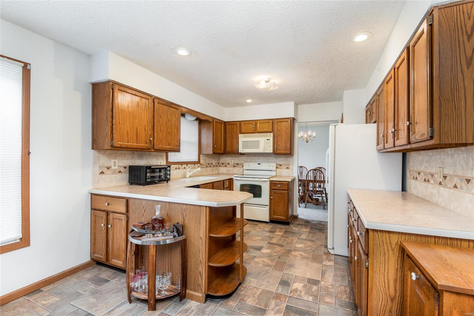 1981 Raintree Trail Collinsville, IL 62234 - Photo 8 of 23 Gallery Image 8