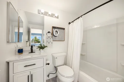 $649,950 | 4403 Greenwood Avenue North, Unit 301, Seattle, WA 98103