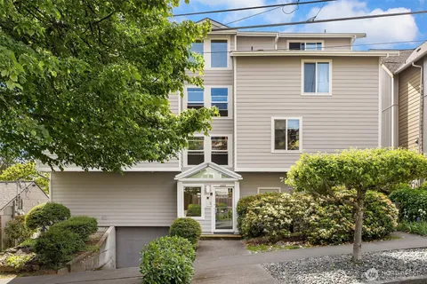 $649,950 | 4403 Greenwood Avenue North, Unit 301, Seattle, WA 98103