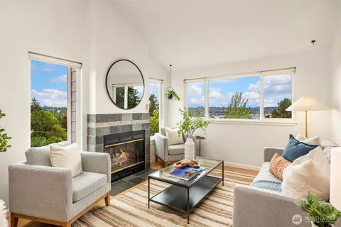 $649,950 | 4403 Greenwood Avenue North, Unit 301, Seattle, WA 98103