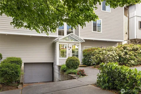 $649,950 | 4403 Greenwood Avenue North, Unit 301, Seattle, WA 98103
