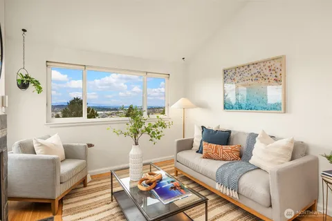 $649,950 | 4403 Greenwood Avenue North, Unit 301, Seattle, WA 98103