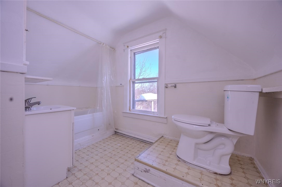 531 16th Street Niagara Falls, NY 14301 - Photo 41 of 50