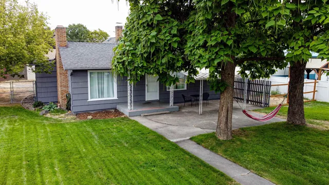 $300,000 | 4224 North Washington Street, Spokane, WA 99205