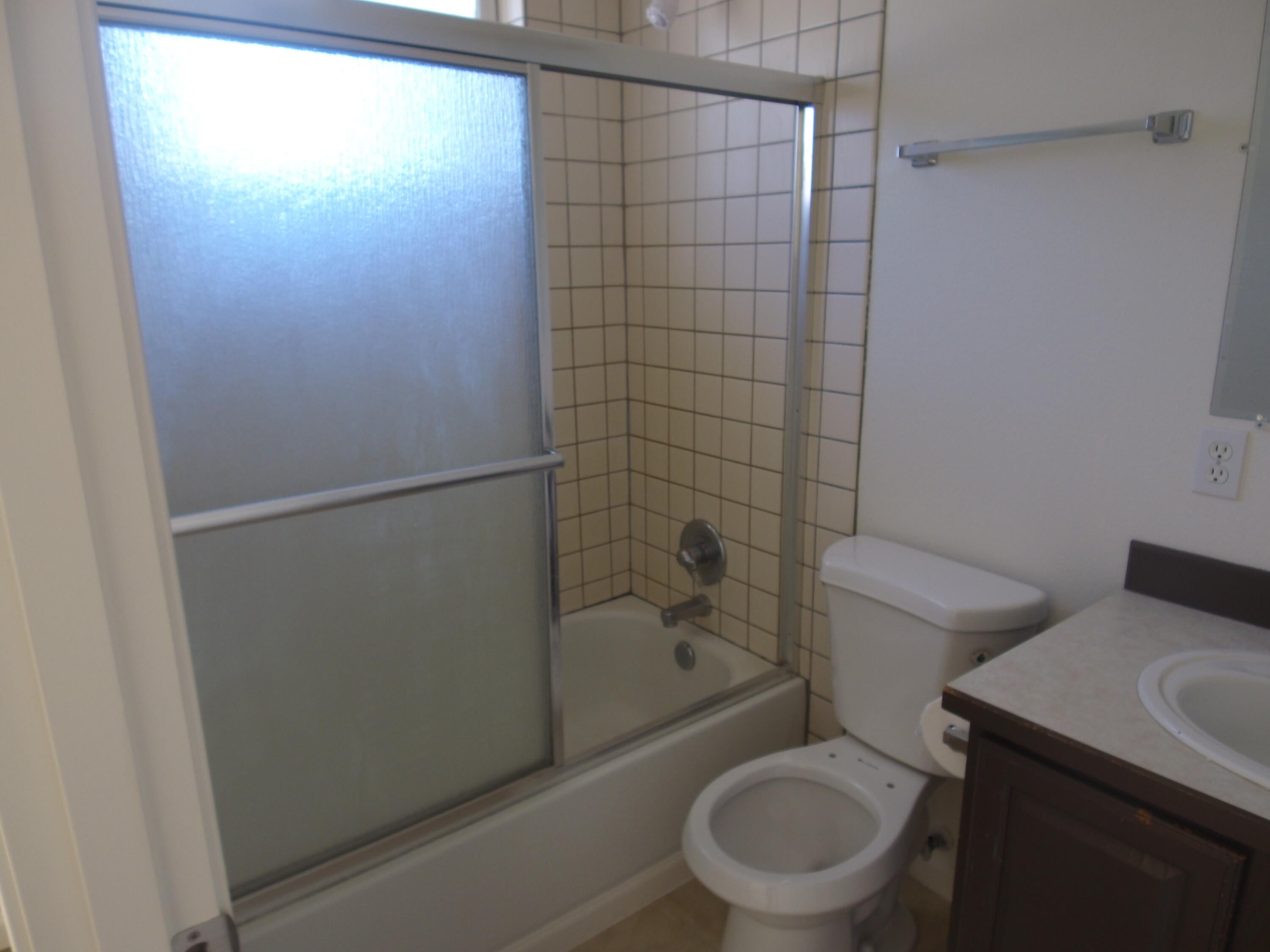 14923 Clover Creek Road Klamath Falls, OR 97601 - Photo 27 of 46 Primary bathroom