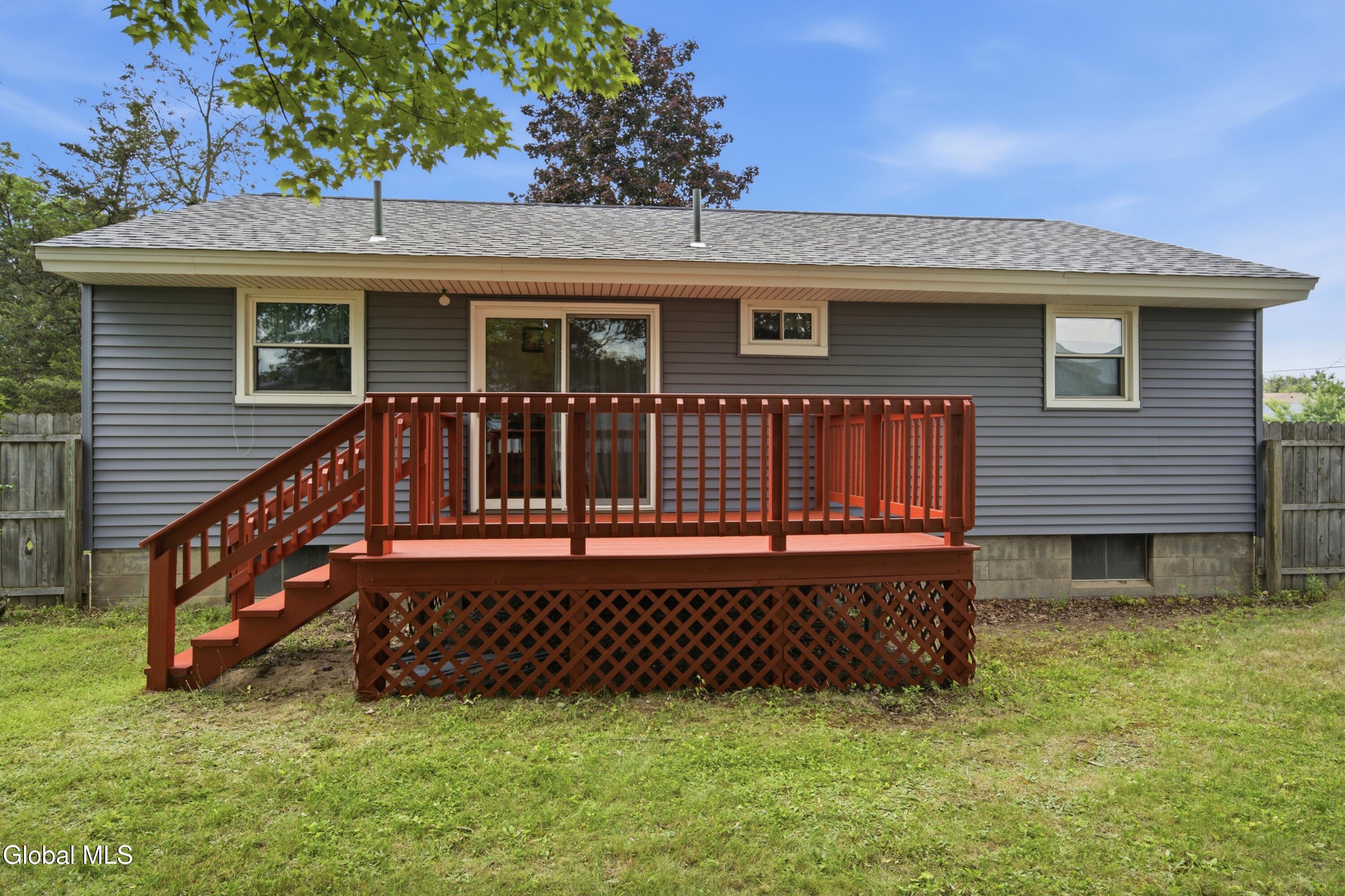1684 Roma Street Schenectady, NY 12306 - Photo 20 of 24 Deck