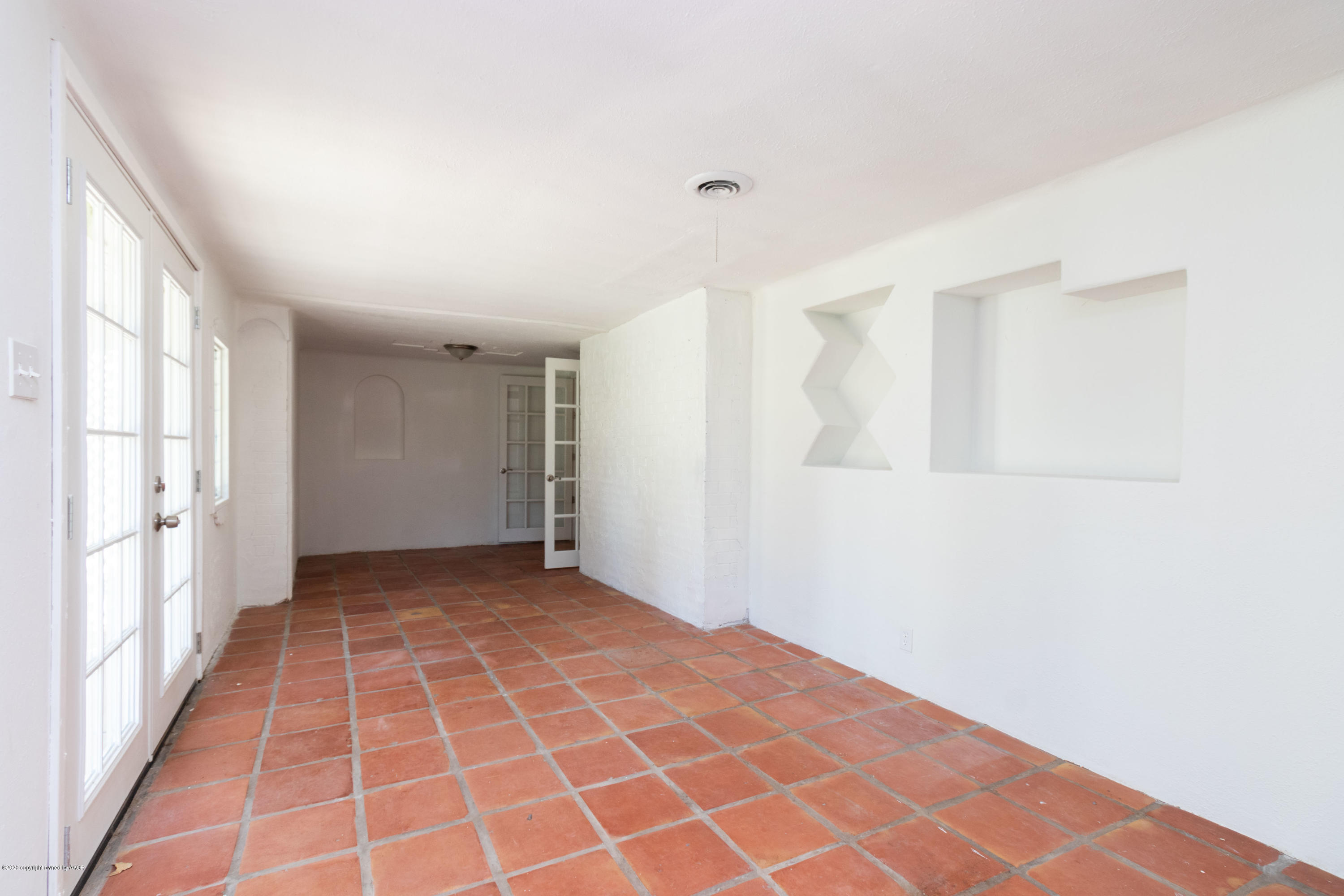 6605 Dreyfuss Road Amarillo, TX 79106 - Photo 12 of 39 a view of an empty room