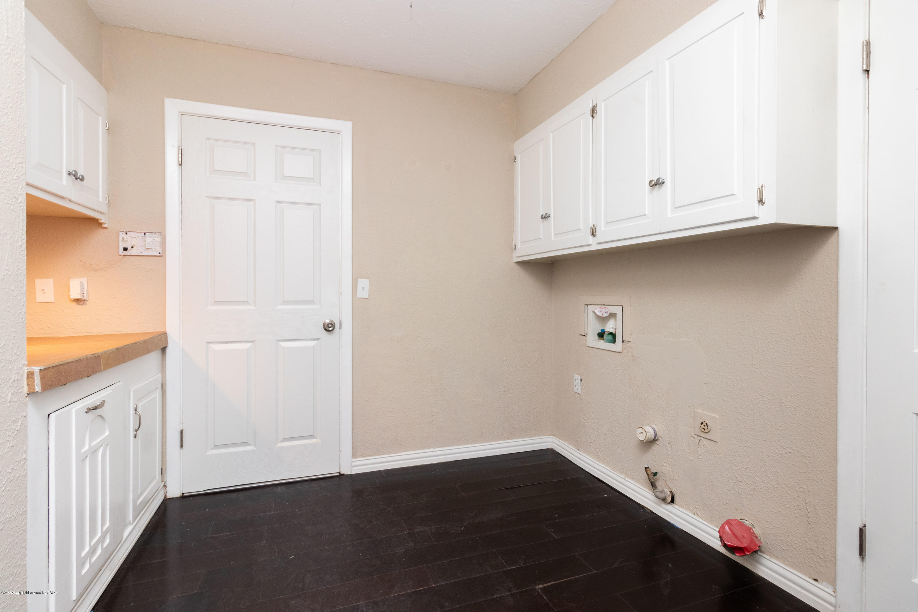 6605 Dreyfuss Road Amarillo, TX 79106 - Photo 27 of 39 an empty room with wooden floor