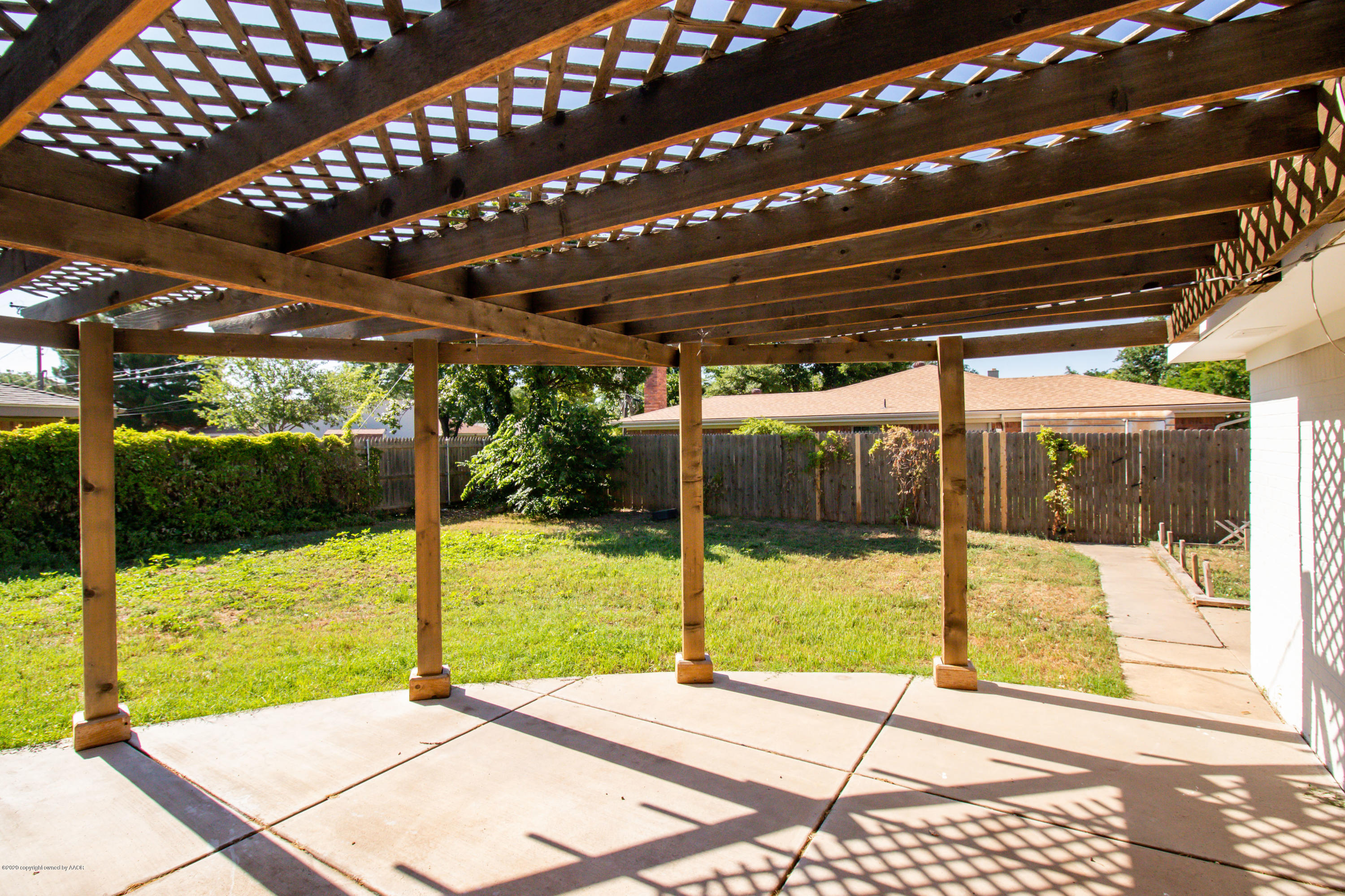 6605 Dreyfuss Road Amarillo, TX 79106 - Photo 30 of 39 a view of a backyard