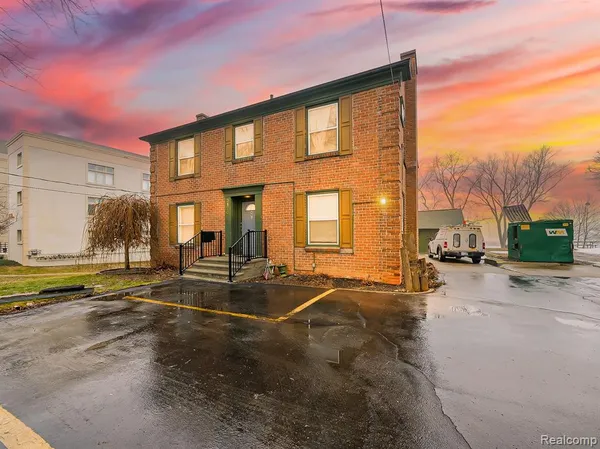 $950 | 3170 Dixie Highway, Unit D, Waterford, MI 48328