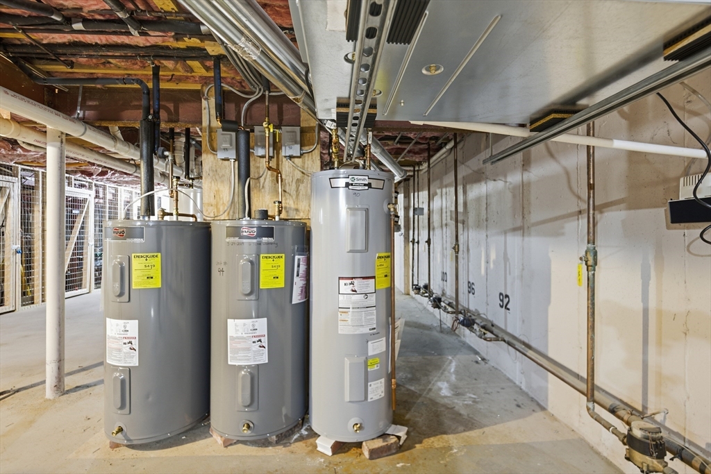 4 Erick Road, Unit 90 Mansfield, MA 02048 - Photo 30 of 30 a view of parking garage