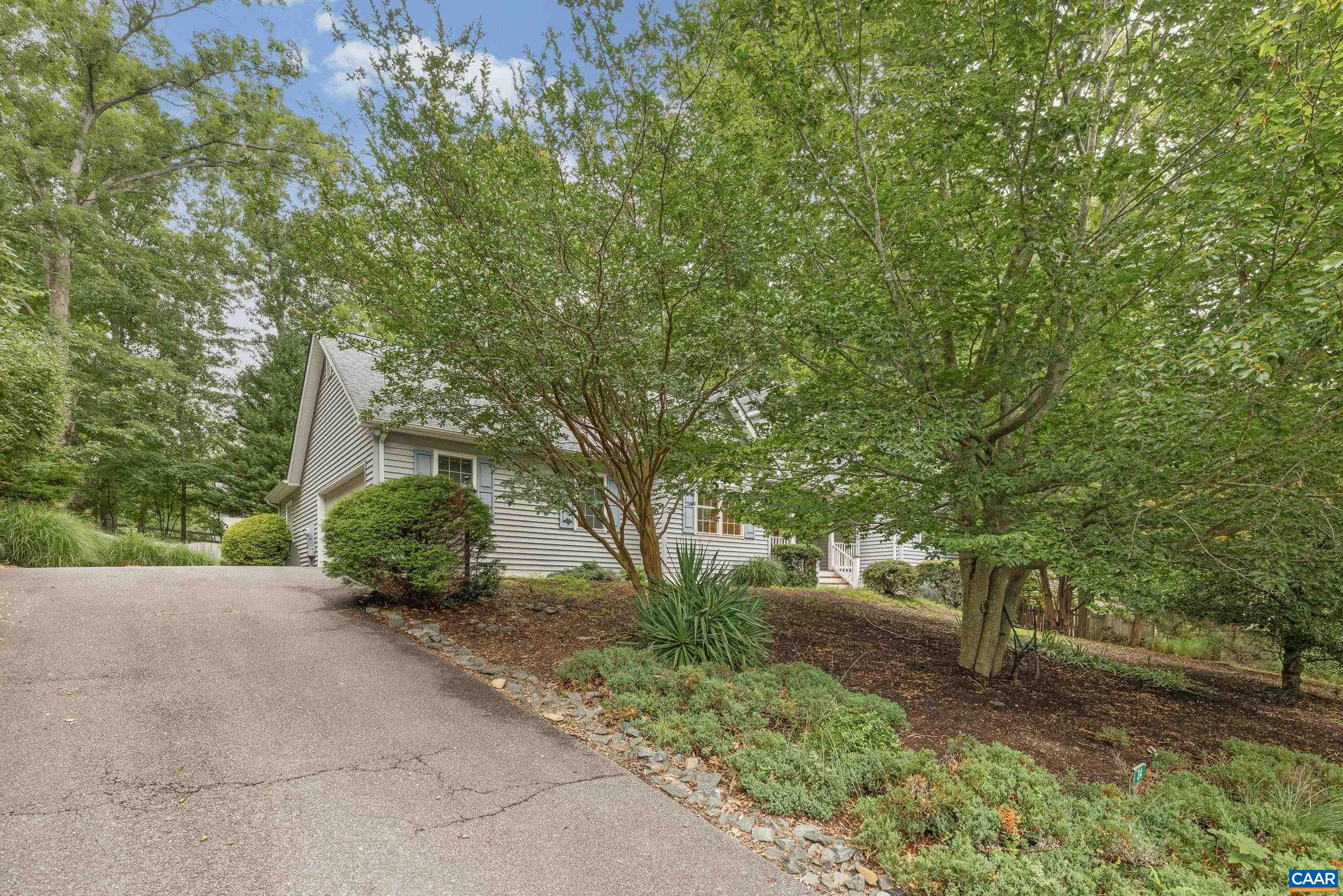 34 Zephyr Road Palmyra, VA 22963 - Photo 2 of 38