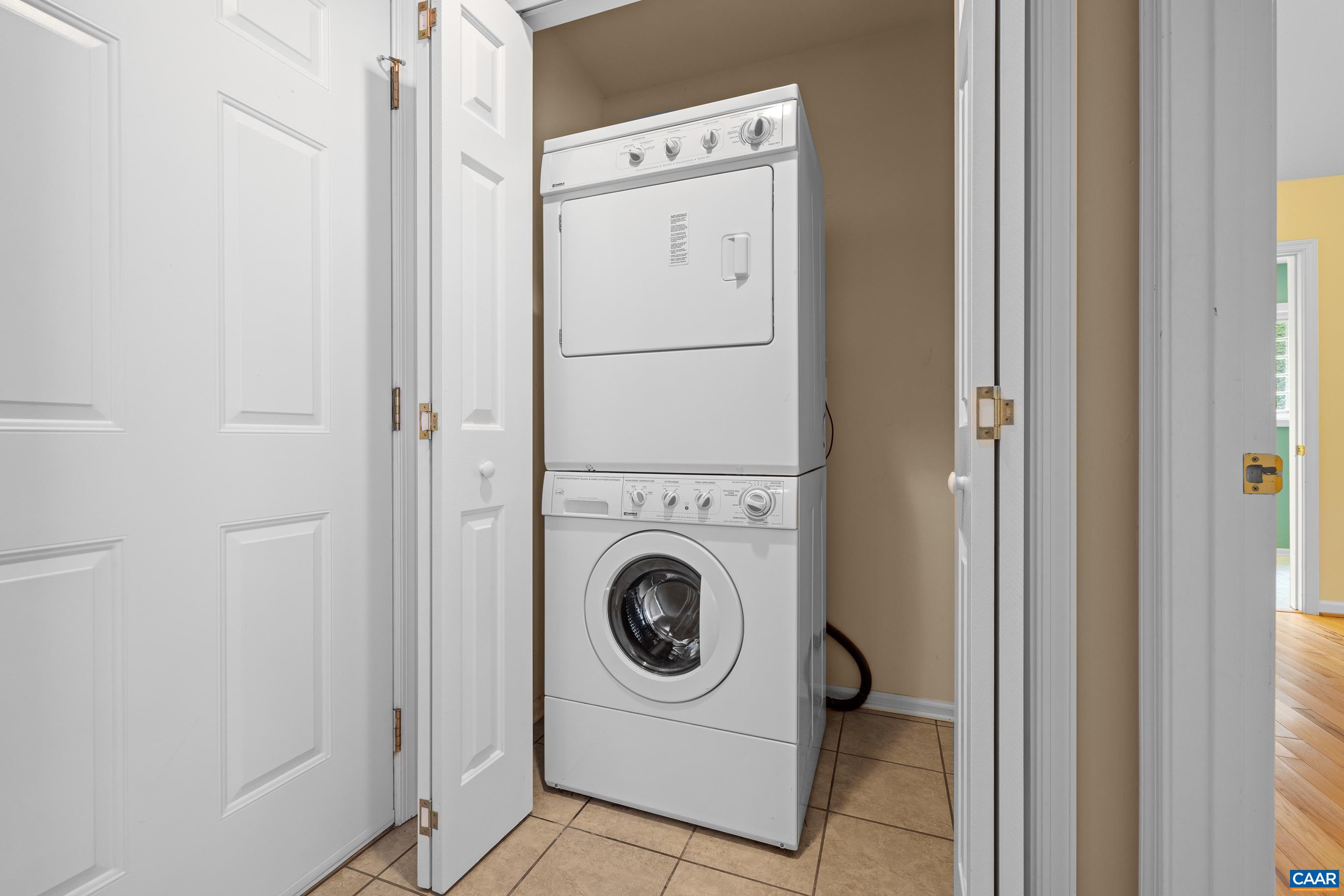 34 Zephyr Road Palmyra, VA 22963 - Photo 33 of 38 a utility room with dryer and washer