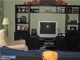 18 Wood Ridge Road Thornton, PA 19373 - Photo 3 of 12 Living Room