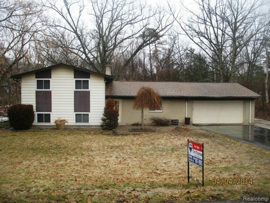 1260 Grebe Road Highland, MI 48357 - Photo 1 of 35 IMG_4403.jpg