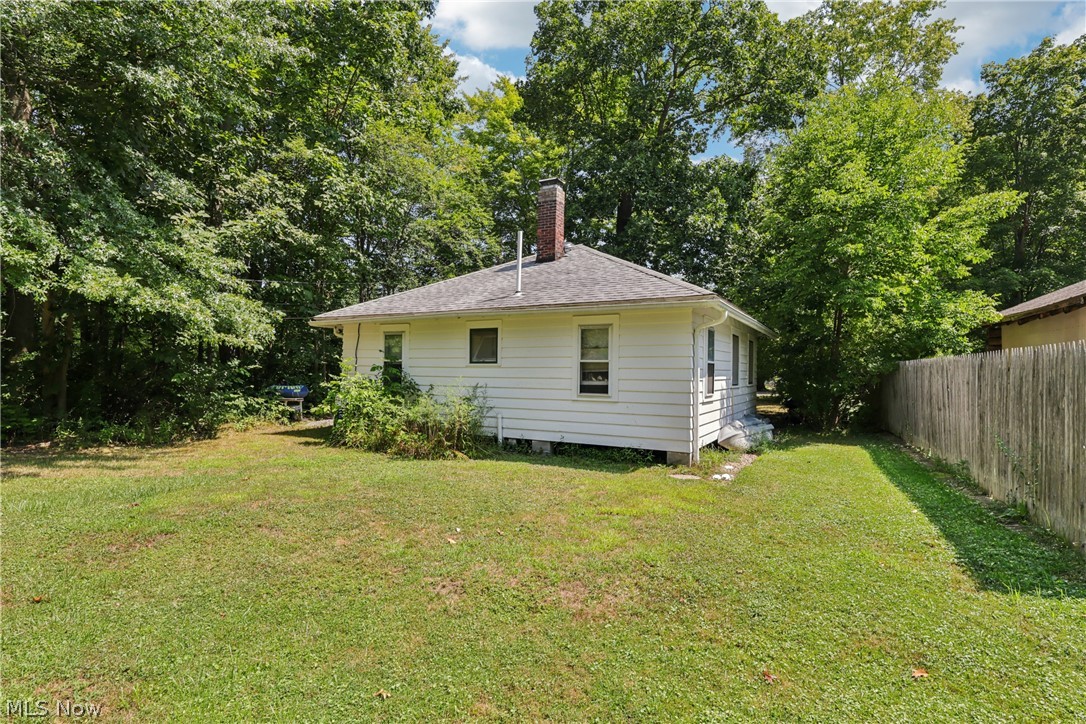 105 Hartzell Road North Benton, OH 44449 - Photo 20 of 33 Rear / side view of the property
