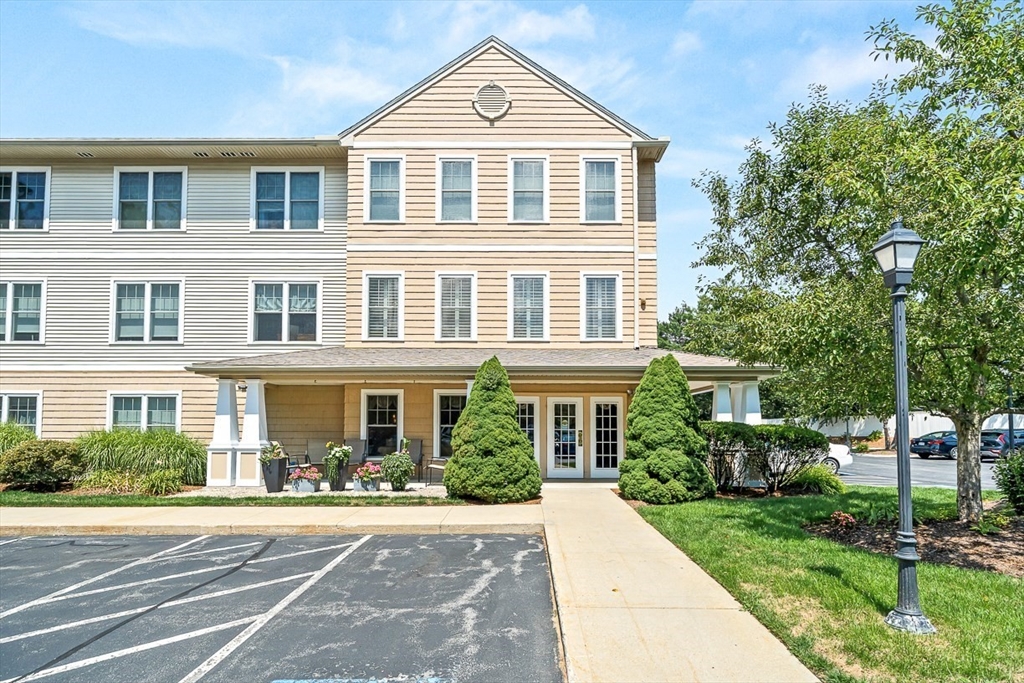 135 Beach Road, Unit B308 Salisbury, MA 01952 - Photo 3 of 36