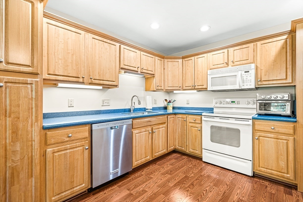 135 Beach Road, Unit B308 Salisbury, MA 01952 - Photo 7 of 36