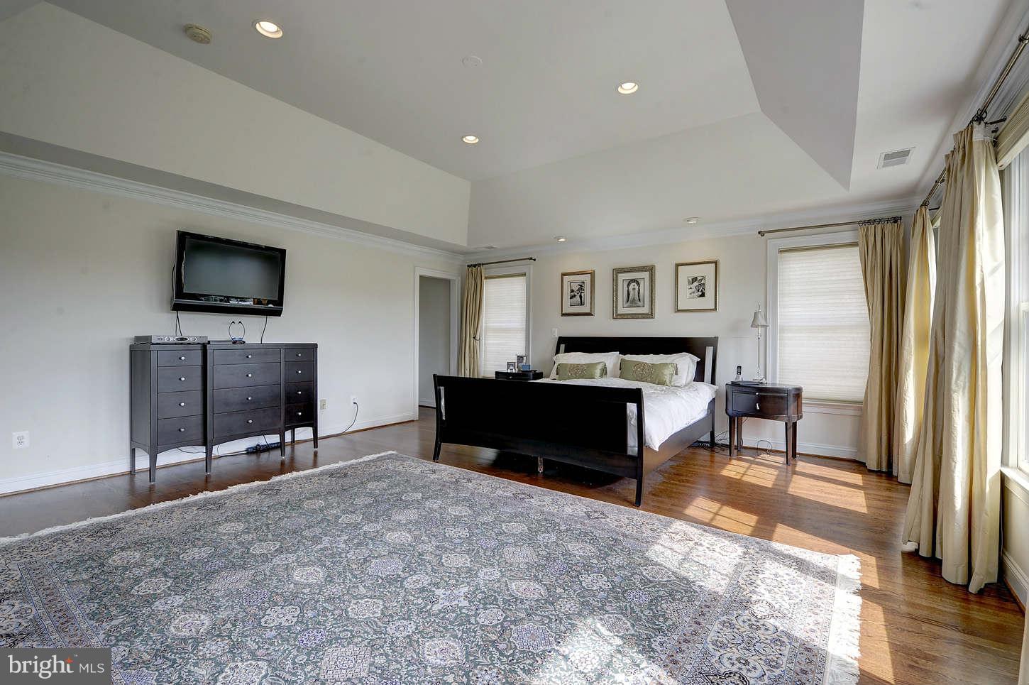 1303 Kurtz Road McLean, VA 22101 - Photo 14 of 26 Luxurious Master Suite